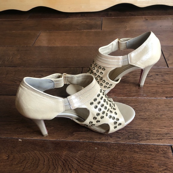 G&g tan/cream colour heels with hole detailing and straps size 38/8 - Picture 3 of 7